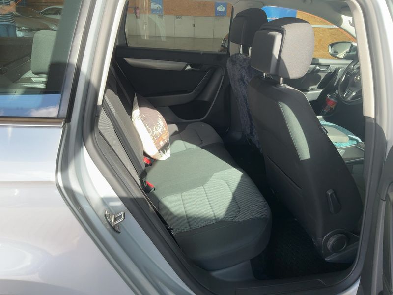 Volkswagen Passat 2.0 TDI Comfortline BlueMotion Tech 2013 – снимка 19