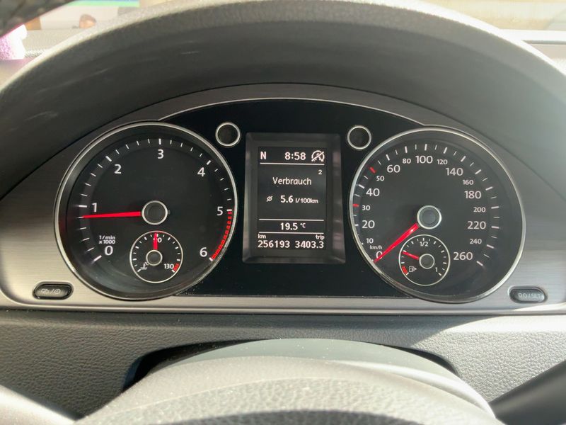 Volkswagen Passat 2.0 TDI Comfortline BlueMotion Tech 2013 – снимка 18