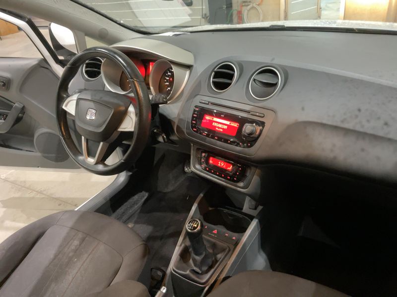 Seat Ibiza 1.6 TDI Copa 2011 – снимка 17