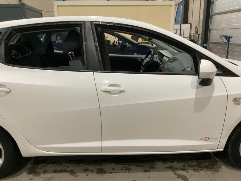 Seat Ibiza 1.6 TDI Copa 2011 – снимка 10