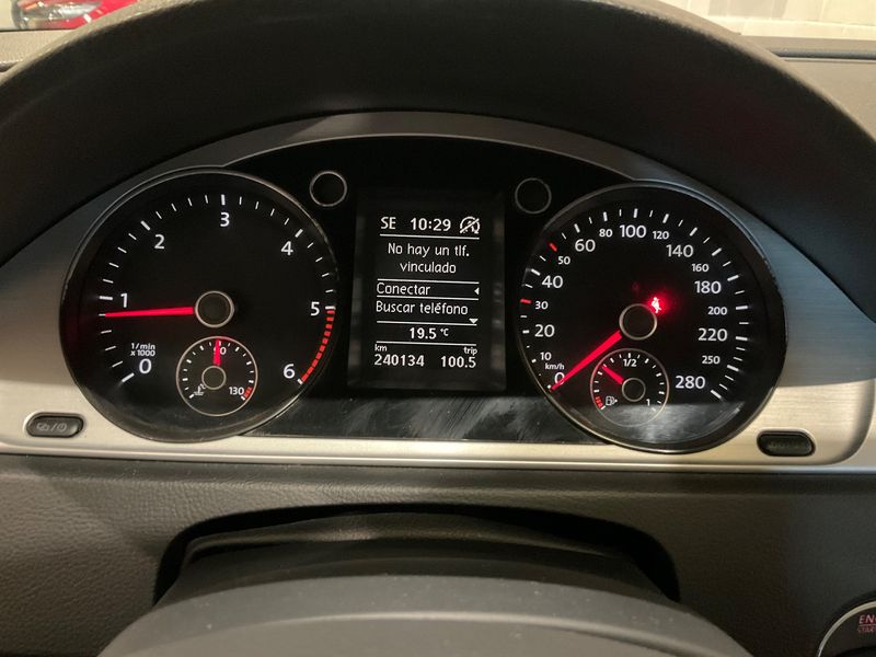 Volkswagen CC 2.0 TDI 4Motion BlueMotion Tech 2013 – снимка 18
