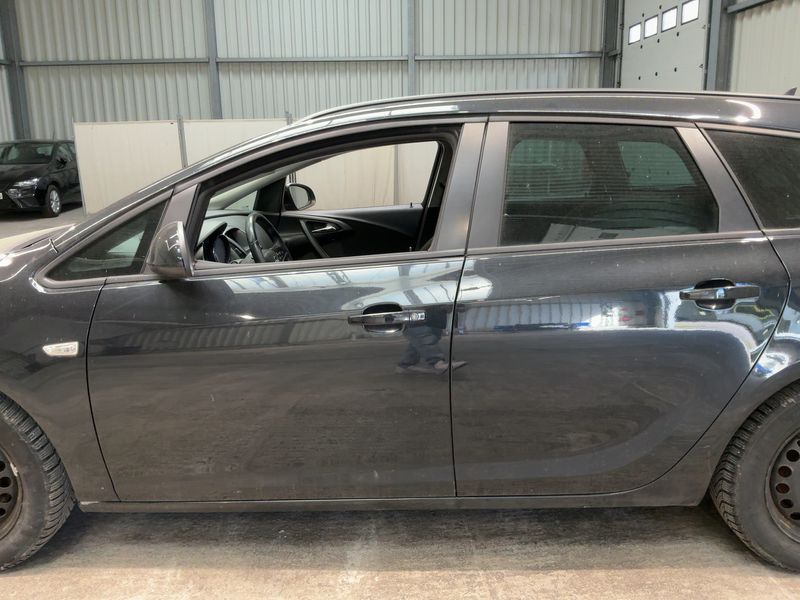 Opel Astra 1.6 CDTI Active Start/Stop 2015 – снимка 4