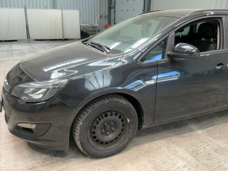 Opel Astra 1.6 CDTI Active Start/Stop 2015 – снимка 2