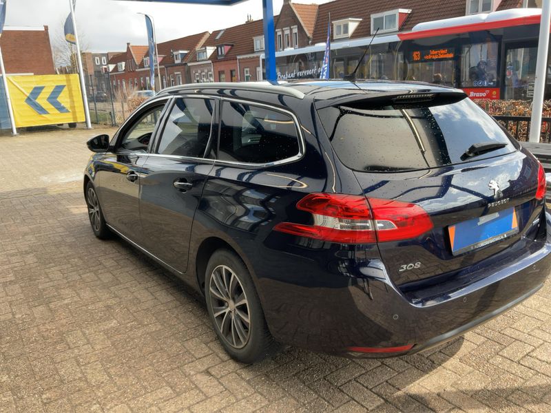 Peugeot 308 1.2 e-THP Allure 2017 – снимка 6