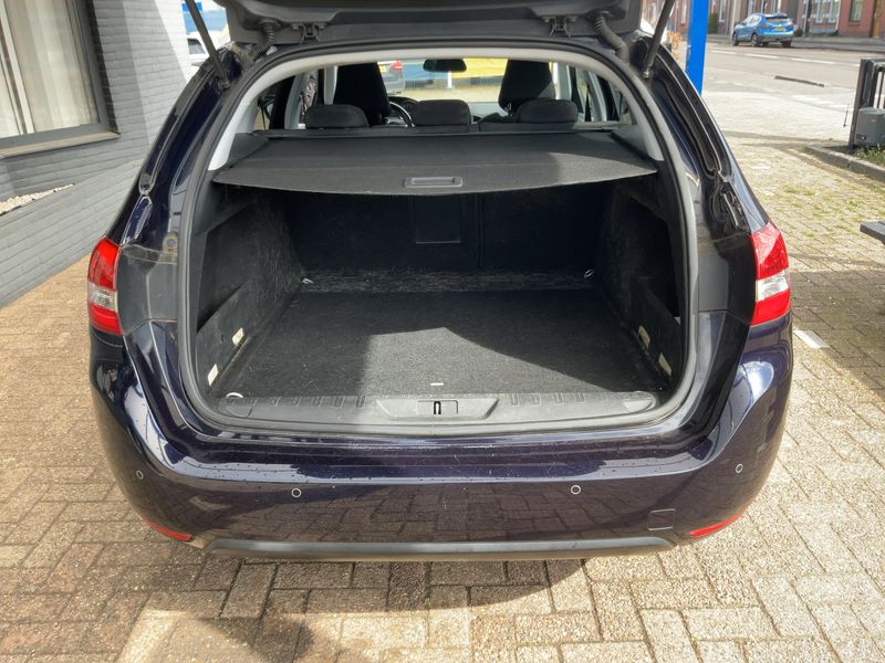 Peugeot 308 1.2 e-THP Allure 2017 – снимка 15