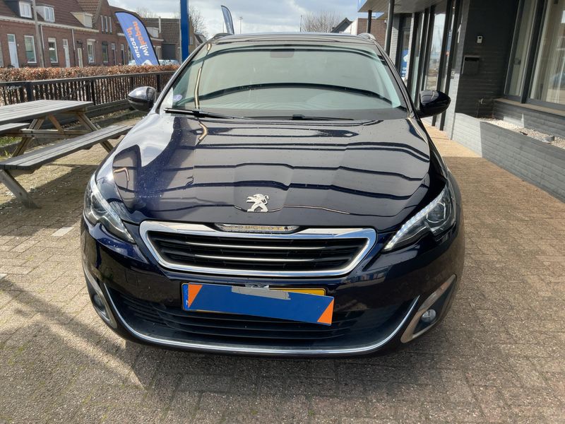 Peugeot 308 1.2 e-THP Allure 2017 – снимка 14