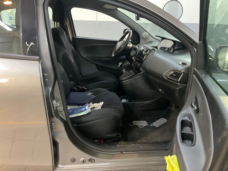 Lancia Ypsilon 1.3 JTD Gold 2011 – снимка 3