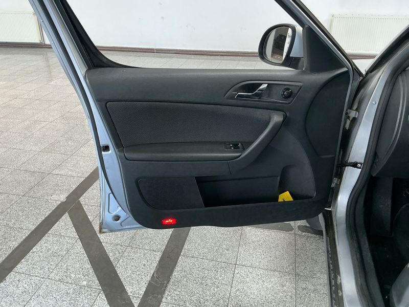 Skoda Yeti 2.0 TDI Twenty Ambition 2012 – снимка 39