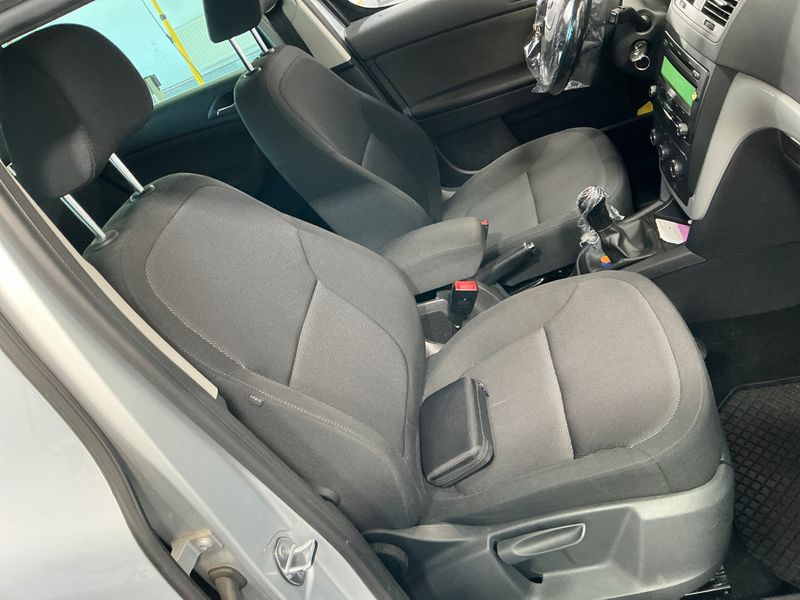 Skoda Yeti 2.0 TDI Twenty Ambition 2012 – снимка 35