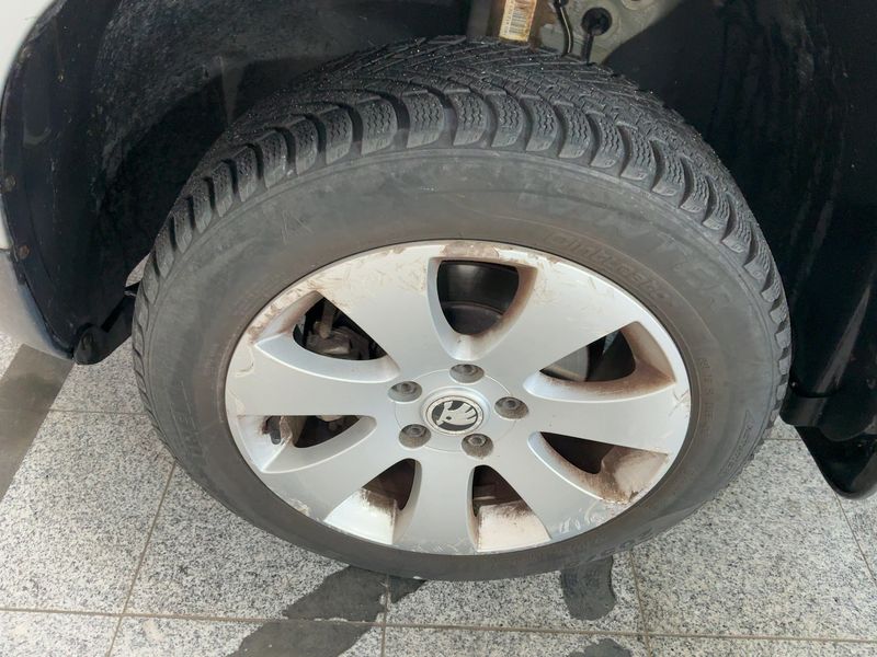Skoda Yeti 2.0 TDI Twenty Ambition 2012 – снимка 3