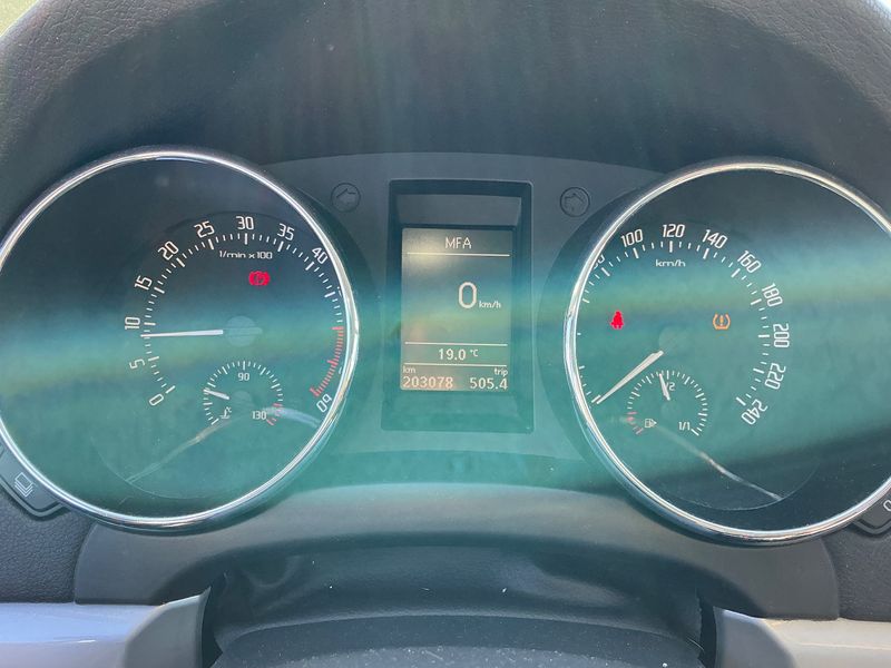 Skoda Yeti 2.0 TDI Twenty Ambition 2012 – снимка 18
