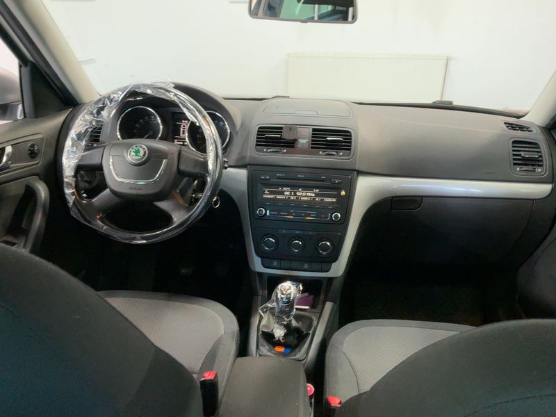 Skoda Yeti 2.0 TDI Twenty Ambition 2012 – снимка 17