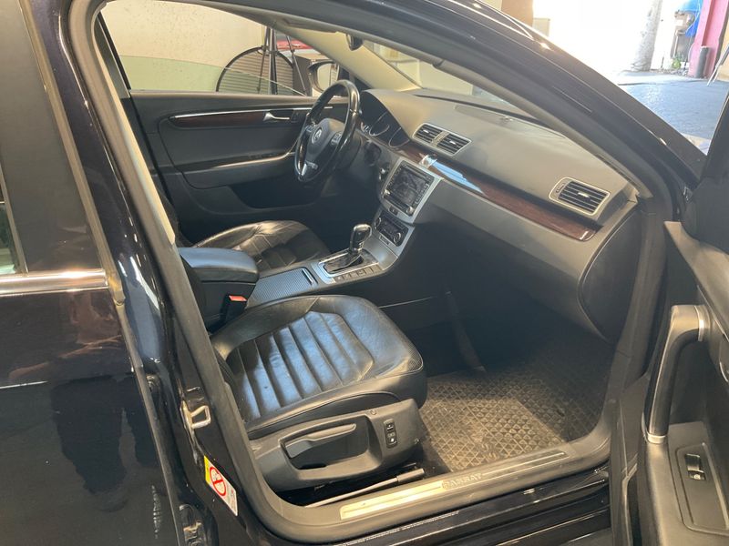 Volkswagen Passat 2.0 TDI Highline BlueMotion Tech 2011 – снимка 3
