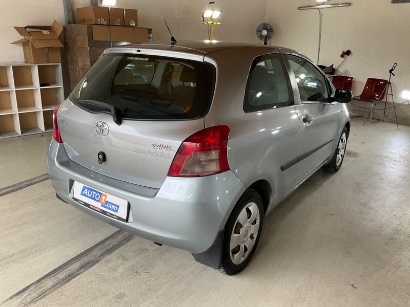 Toyota Yaris 1.4 D-4D 2006 – снимка 2