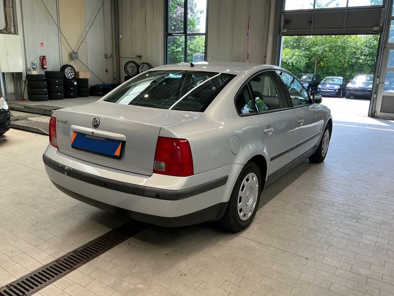 Volkswagen Passat 1.6 Comfortline 1998 – снимка 2