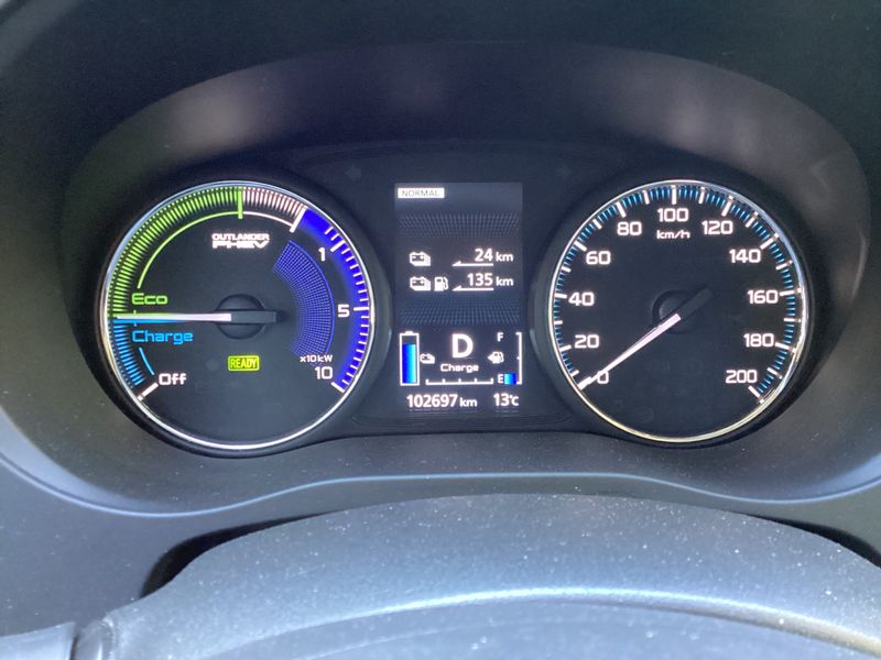 Mitsubishi Outlander 2.4 PHEV 4WD 2020 – снимка 18