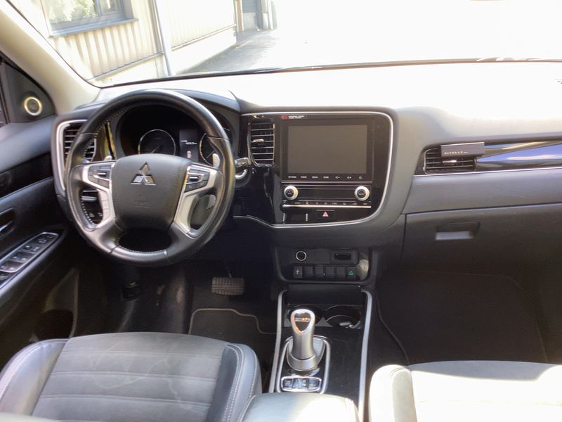 Mitsubishi Outlander 2.4 PHEV 4WD 2020 – снимка 17