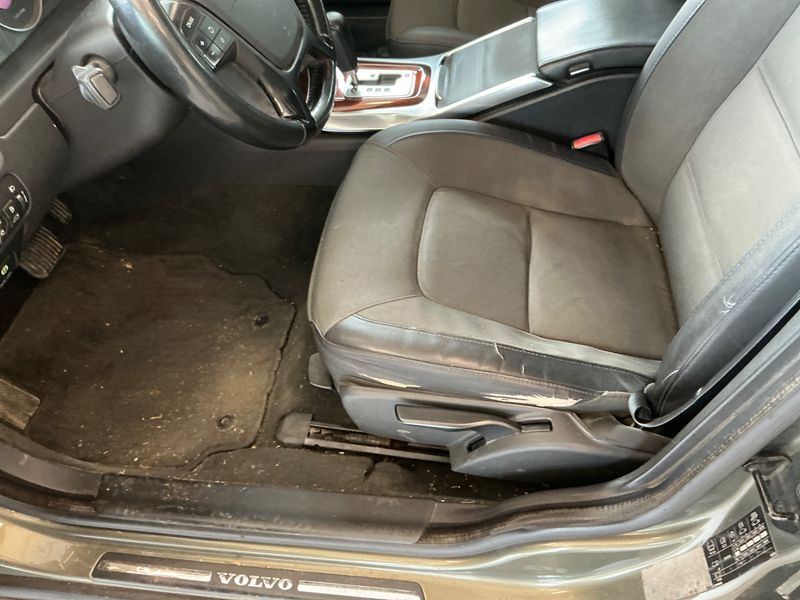 Volvo XC70 2.4 D4 Kinetic AWD 2012 – снимка 26