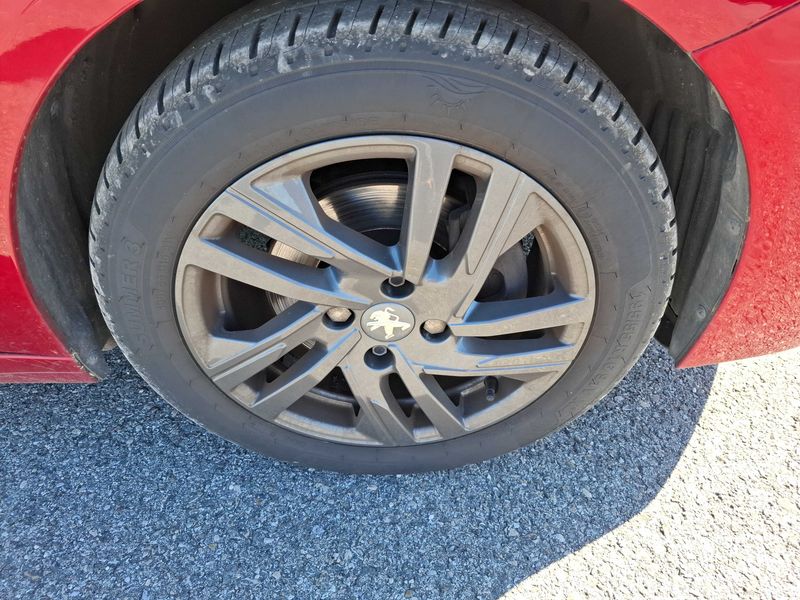 Peugeot 208 1.2 PureTech Active Pack 2022 – снимка 24