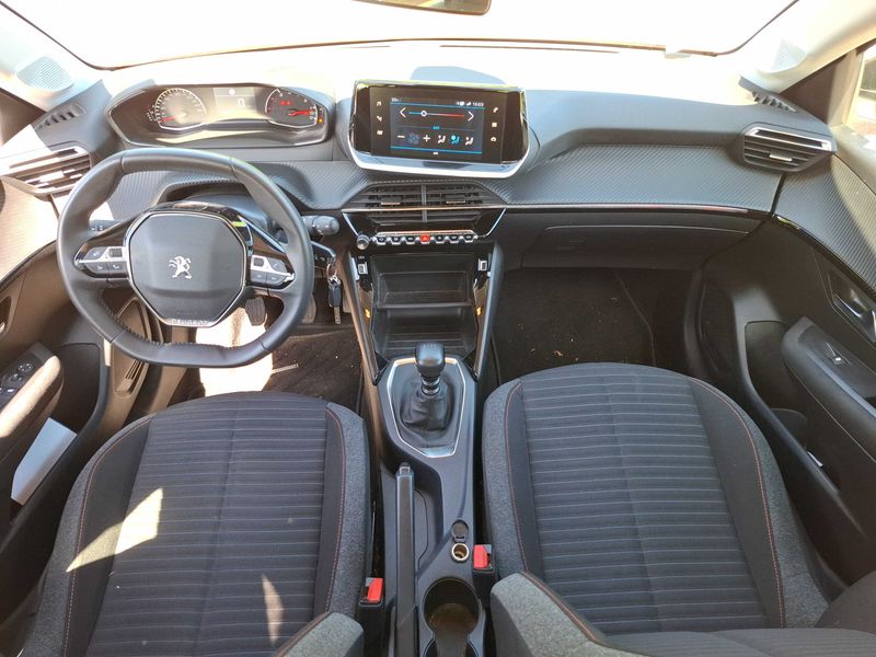 Peugeot 208 1.2 PureTech Active Pack 2022 – снимка 11