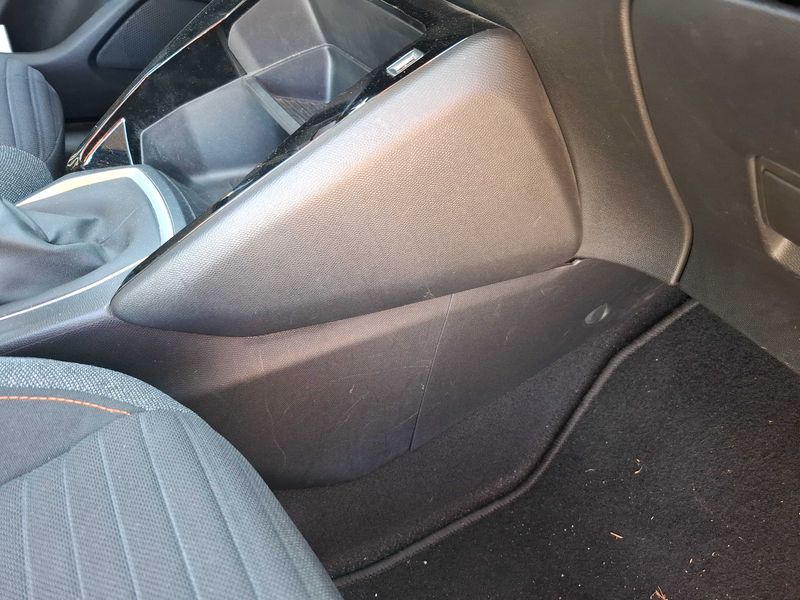 Peugeot 208 1.2 PureTech Active Pack 2022 – снимка 43