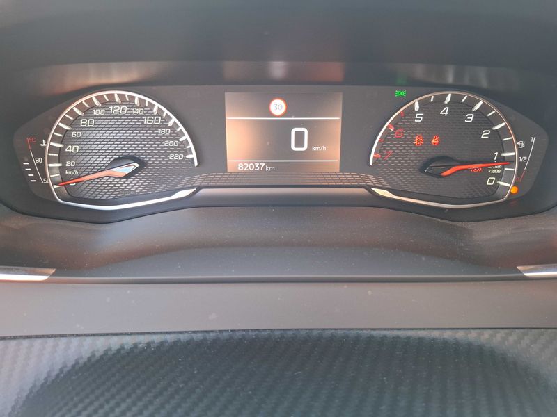 Peugeot 208 1.2 PureTech Active Pack 2022 – снимка 12