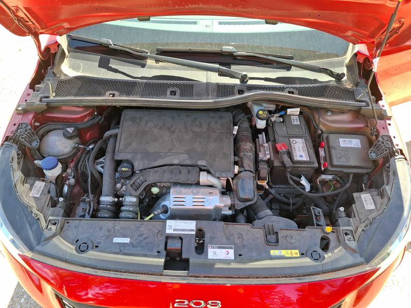 Peugeot 208 1.2 PureTech Active Pack 2022 – снимка 8
