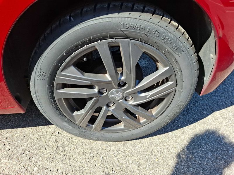 Peugeot 208 1.2 PureTech Active Pack 2022 – снимка 62