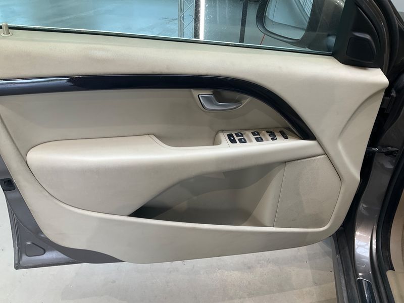 Volvo V70 2.5 FT DRIVe Momentum 2011 – снимка 26