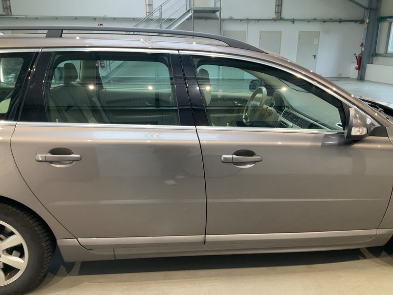 Volvo V70 2.5 FT DRIVe Momentum 2011 – снимка 10