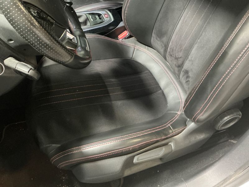 Peugeot 308 2.0 Blue-HDi GT Line 2015 – снимка 24