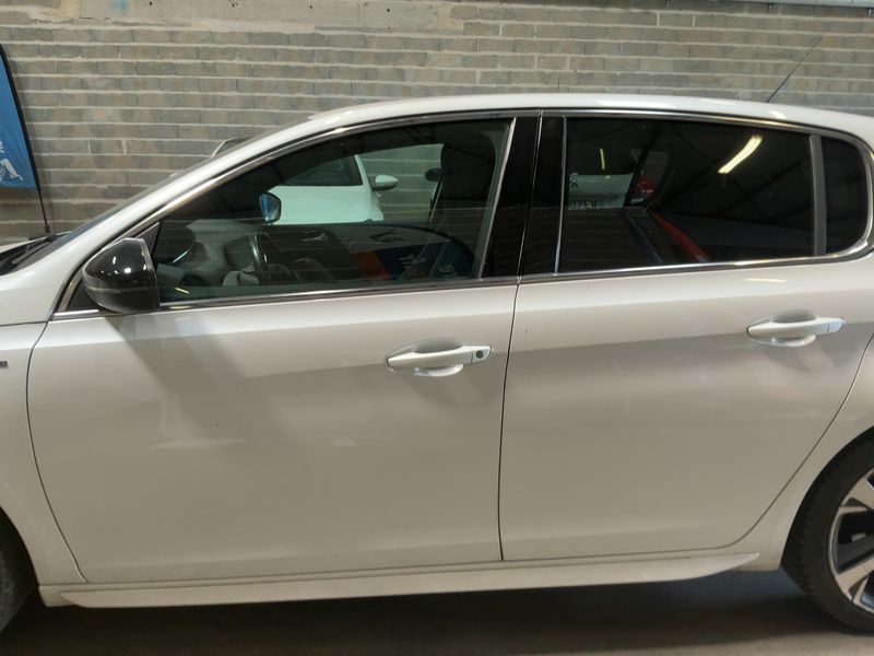 Peugeot 308 2.0 Blue-HDi GT Line 2015 – снимка 4