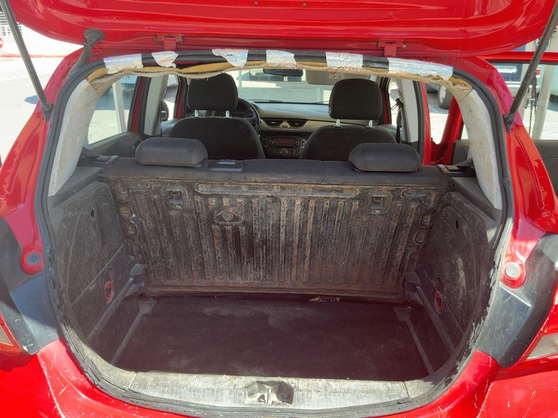 Opel Corsa 1.4 Expression 2016 – снимка 15