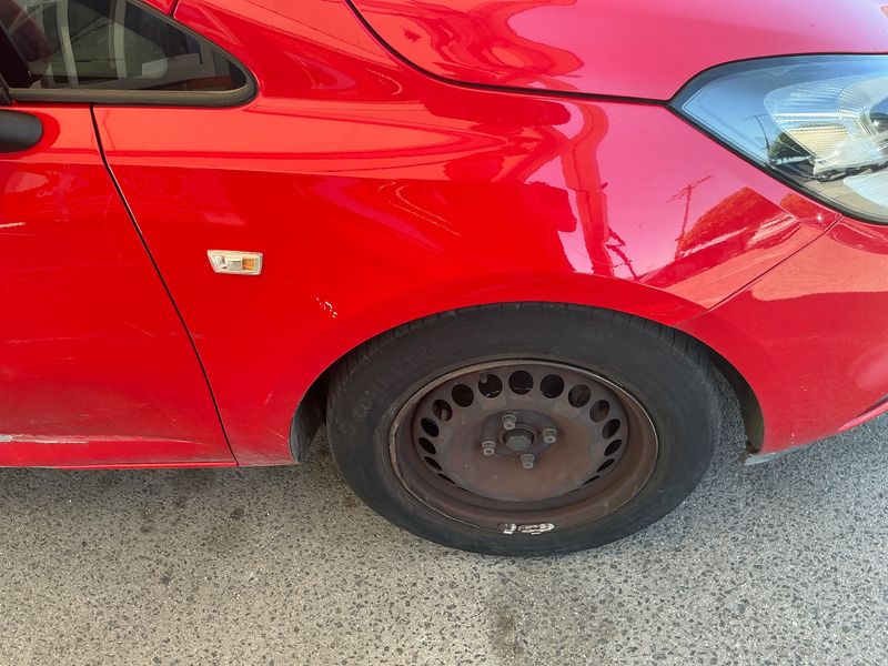 Opel Corsa 1.4 Expression 2016 – снимка 22