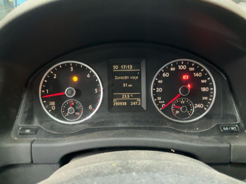 Volkswagen Tiguan 2.0 TDI Sport 2010 – снимка 18