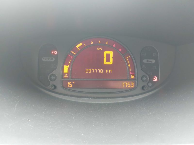 Renault Modus 1.5 dCi Expression 2009 – снимка 12