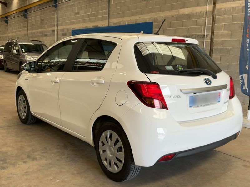Toyota Yaris 1.5 Hybrid Dynamic 2015 – снимка 6