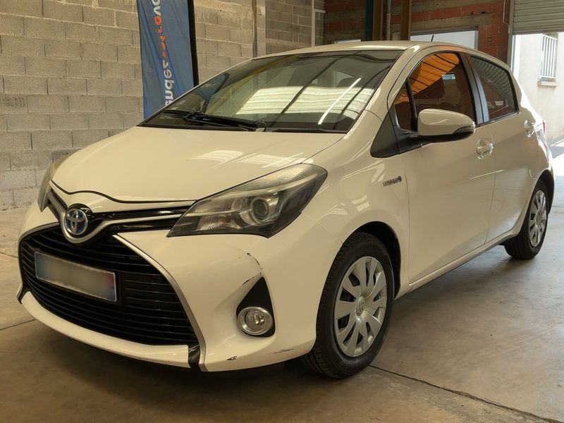 Toyota Yaris 1.5 Hybrid Dynamic 2015 – снимка 1