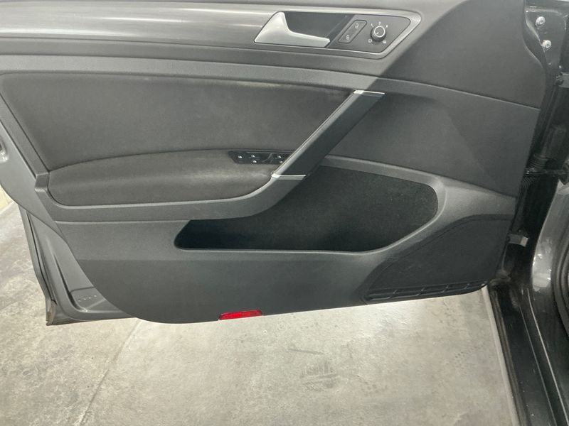 Volkswagen Golf VII 1.6 TDI Comfortline BlueMotion Tech 2017 – снимка 25