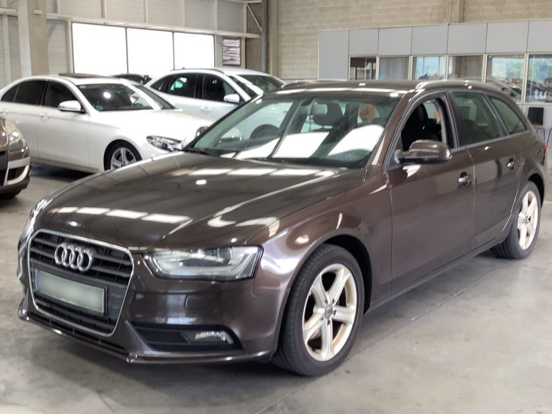 Audi A4 2.0 TDI Ambition 2012 – снимка 2