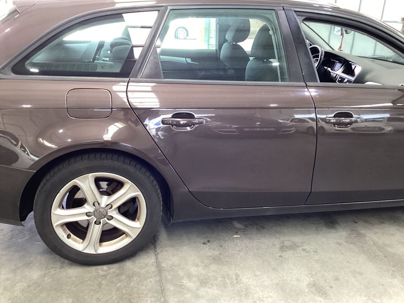 Audi A4 2.0 TDI Ambition 2012 – снимка 23