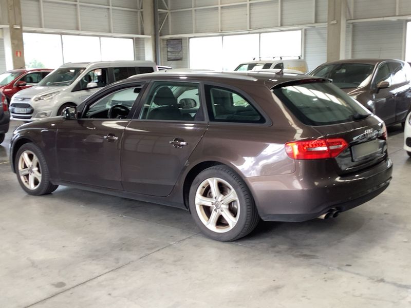 Audi A4 2.0 TDI Ambition 2012 – снимка 3