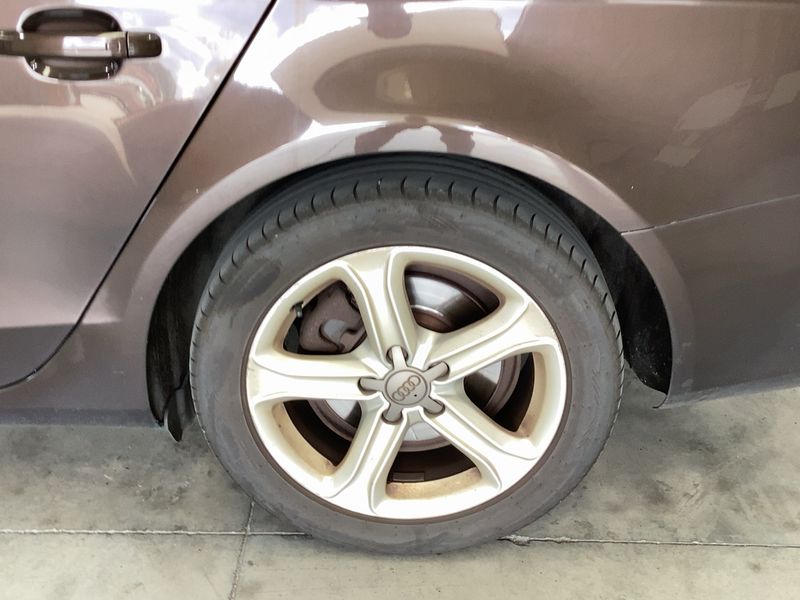 Audi A4 2.0 TDI Ambition 2012 – снимка 18