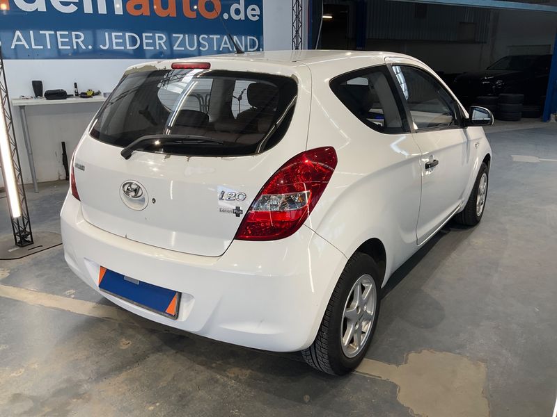 Hyundai i20 1.2 Edition+ 2011 – снимка 2