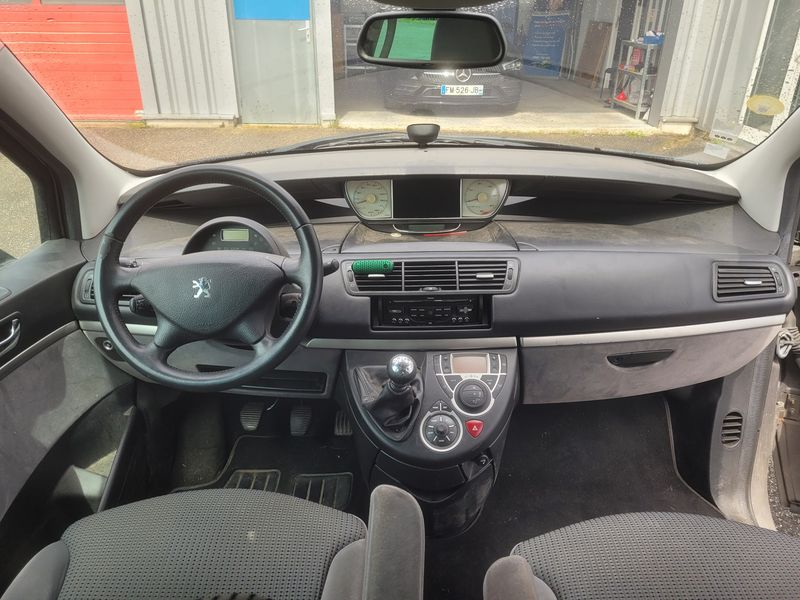 Peugeot 807 2.0 HDi Premium 2011 – снимка 17