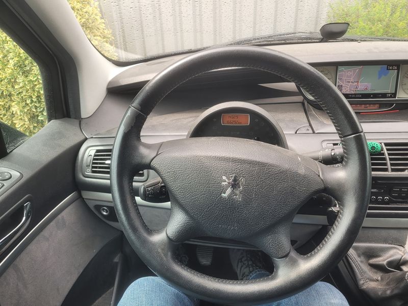 Peugeot 807 2.0 HDi Premium 2011 – снимка 28