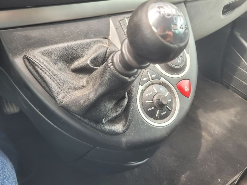 Peugeot 807 2.0 HDi Premium 2011 – снимка 27