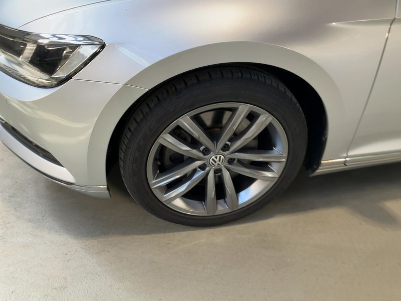 Volkswagen Passat 2.0 TDI Highline 4Motion BlueMotion Tech 2015 – снимка 3