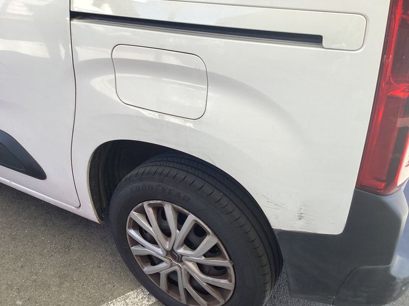 Citroen Berlingo 1.2 PureTech Feel M 2021 – снимка 27