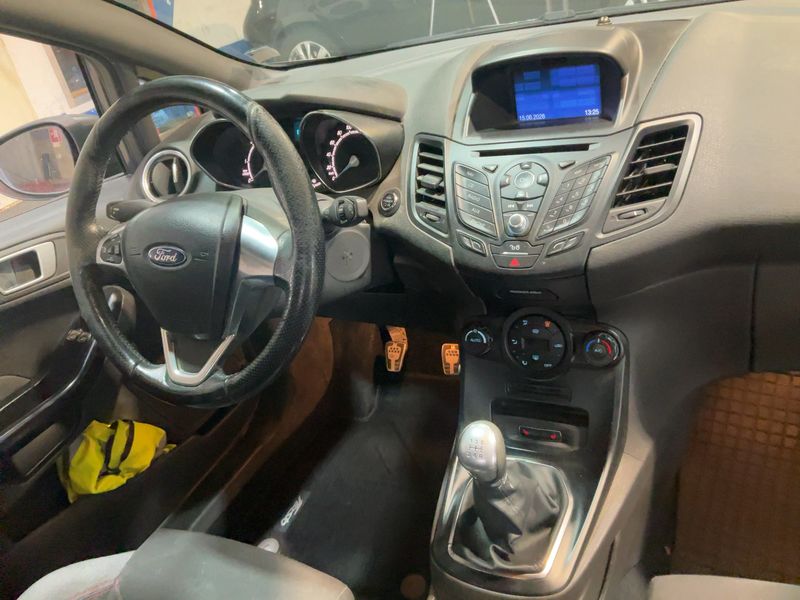 Ford Fiesta 1.5 TDCi ST-Line 2017 – снимка 18